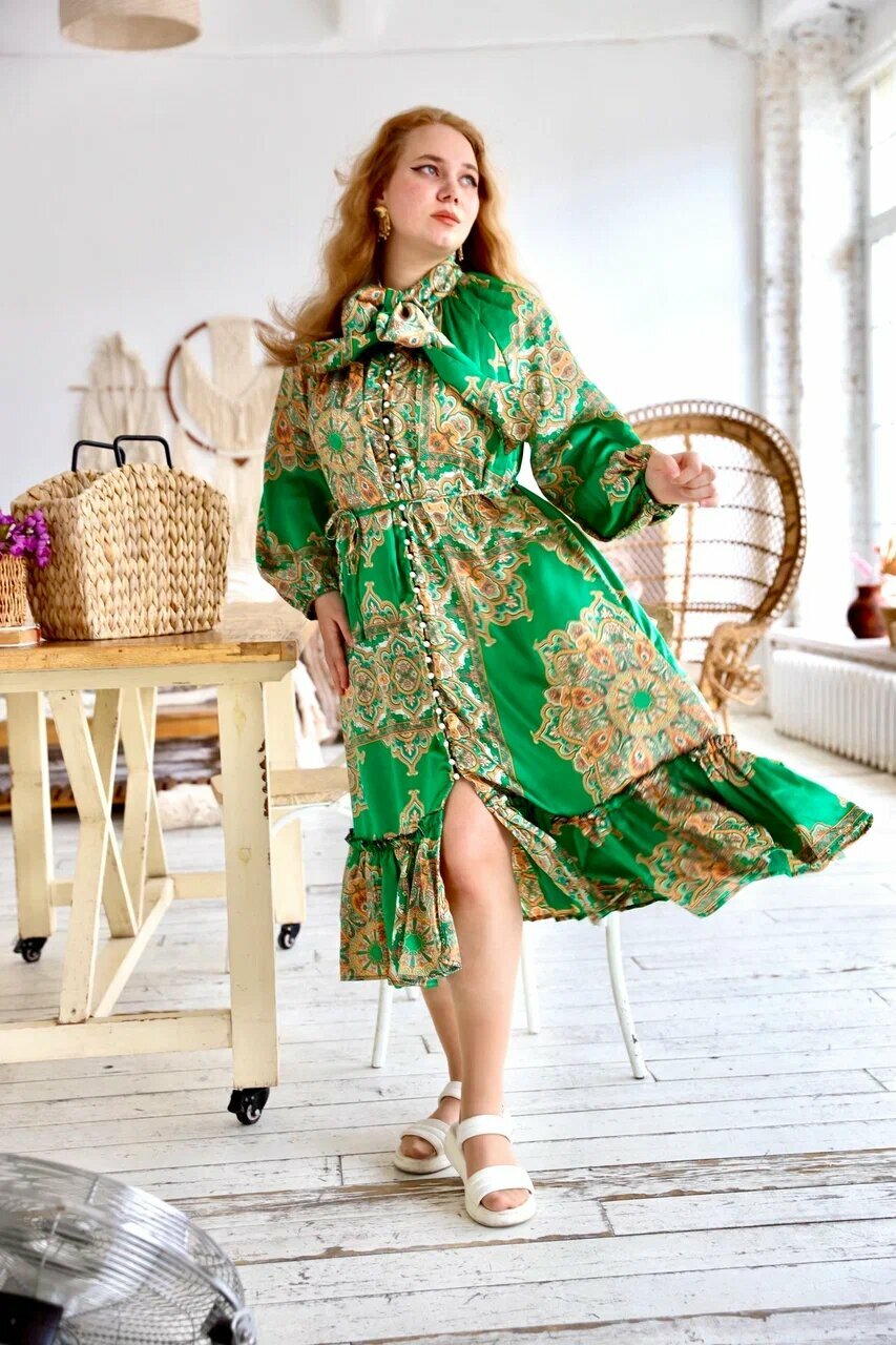 Зеленое платье с бантом